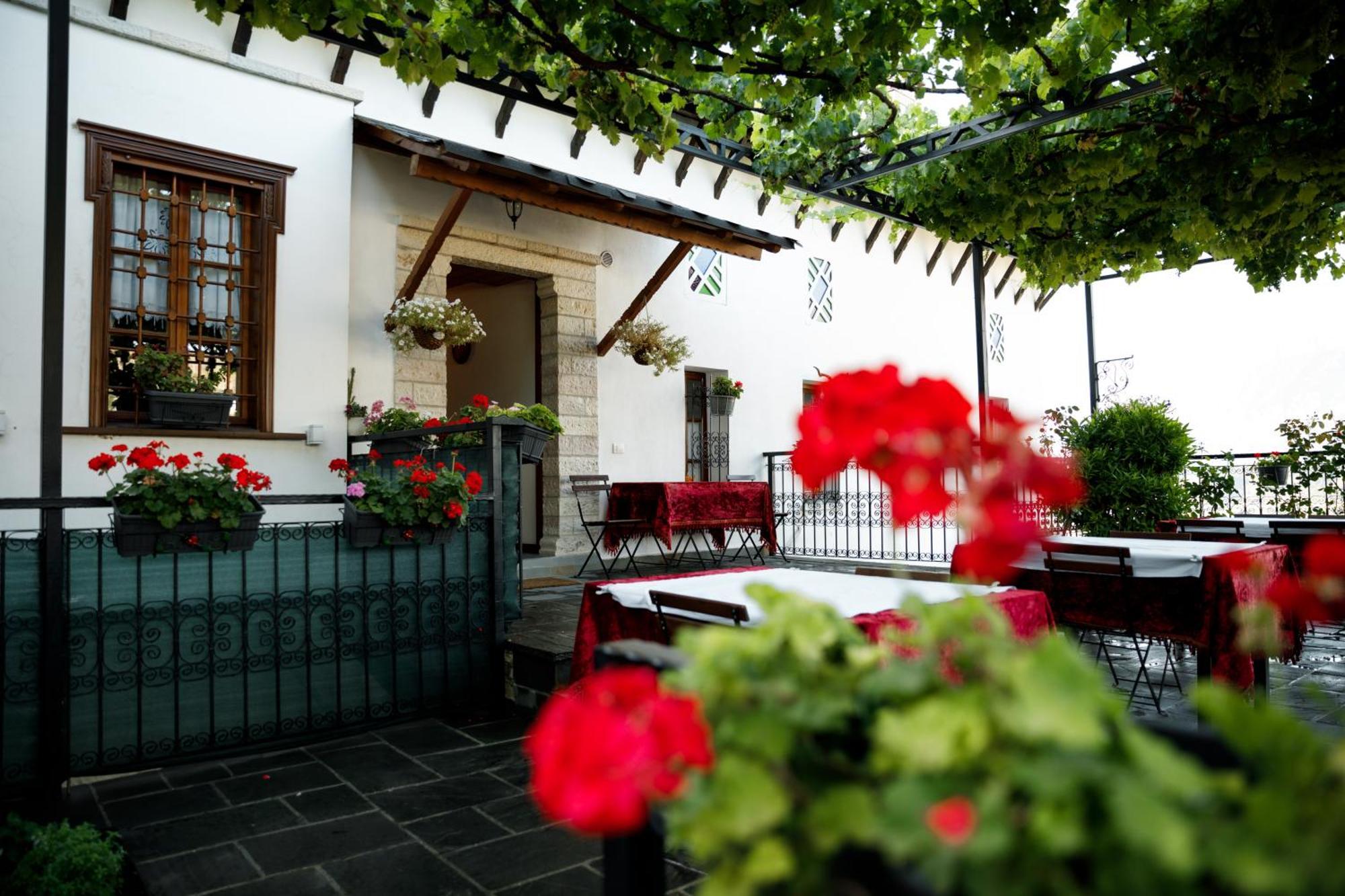 Boutique Hotel Musee Gjirokaster Ngoại thất bức ảnh